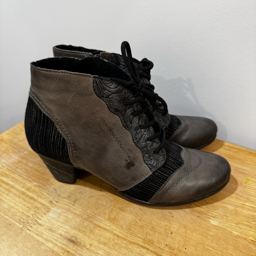Women's Remonte Cheyenne 89 booties lace up heel size 38 zipper sides